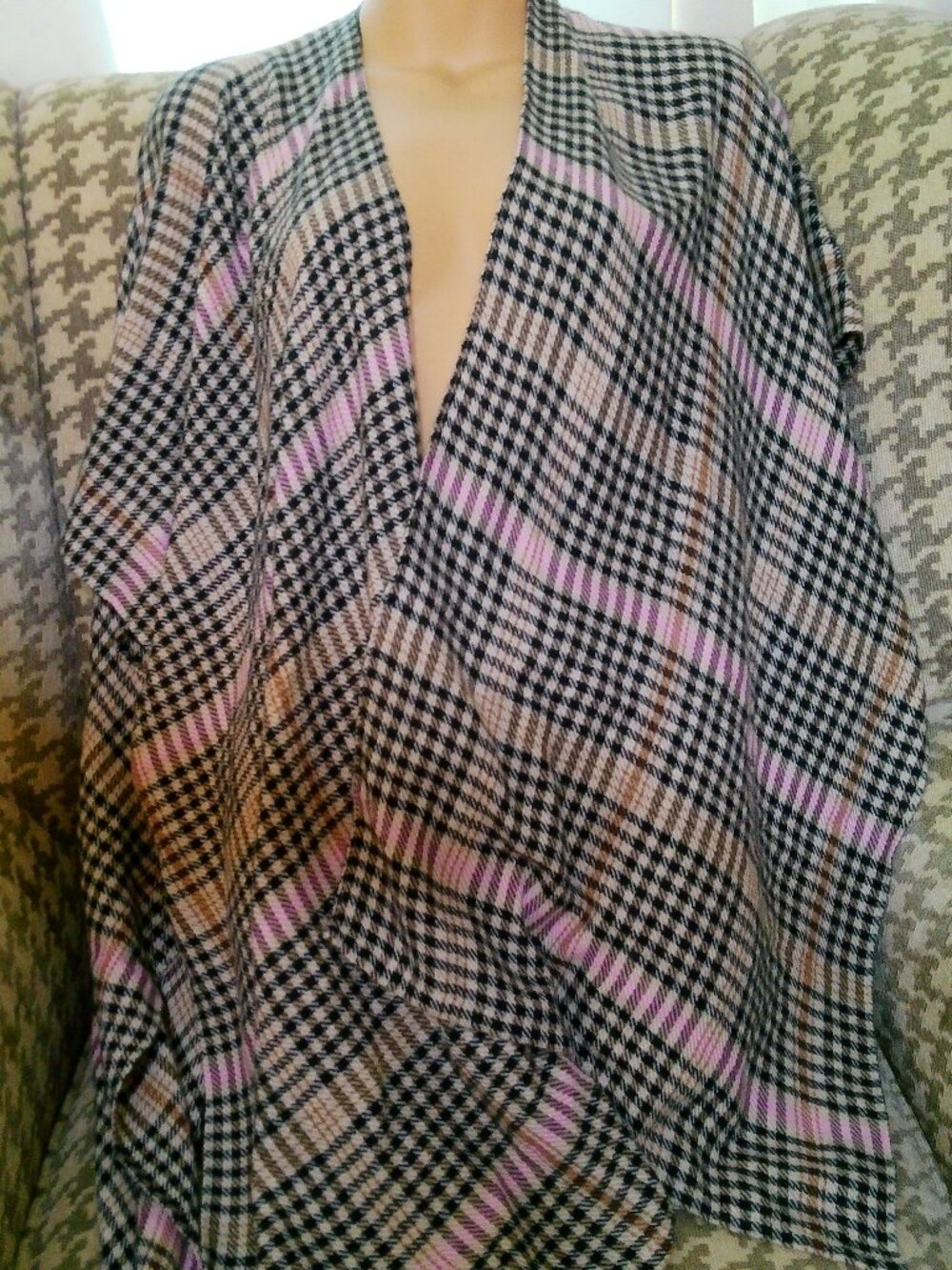 LOFT Plaid Fringe Poncho Wrap, featuring a soft pink and black grid SIZE SM-XS